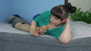 Petite asian spreads her perfect nylon legs. Dominant Femine Weronika Worshipping Pantyhose Of Helena