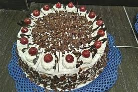 Schwarzwalder Kirschtorte Von Chefkoch Video Chefkoch Carol Recetteschocolat En 2020 Cuisson De Noel Chocolat Maison Recettes De Gateau A La Fraise