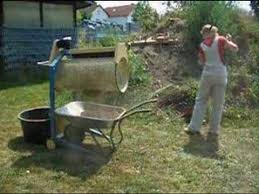 Sift Stones With A Do It Yourself Dirt Sifter Garden Tools Diy Garden Tools Old Garden Tools