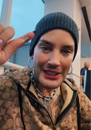 Daniel René How Many