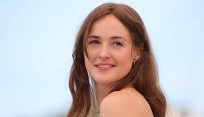 Aug 31, 2011 · oslo, august 31st: Cannes Film Festival Showers Love On Norwegian Actress Renate Reinsve