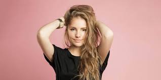 Fewer things are worse than dry lips, dry skin, and of course, dry hair. 10 Dry Shampoo Benefits For All Hair Types Matrix