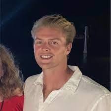 Sean Darley's Instagram, Twitter & Facebook