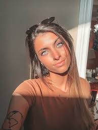 Tia Kendall's Instagram, Twitter & Facebook