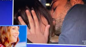 Davide e la sua discendenza daranno vita al regno e costruiranno il tempio dedicato al loro dio. La Scelta Di Davide A Uomini E Donne Archivi Tutto Sul Gossip