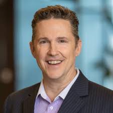 I was honored to donate blood yesterday during the Chief's 21st Annual KC  Blood drive, where I got to meet retired running back and inimitable  Chief's Hall of Famer, Priest Holmes. |