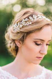 Pin By Katie Smith On Acconciatura Sposa In 2021 Pearl Bridal Headband Crystal Bridal Headband Hair Vine