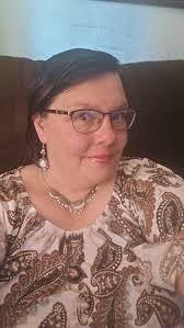 Jewel Schoolers may recognition the pearls and leather. 😃