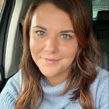 Leslie Hochberg's Instagram, Twitter & Facebook