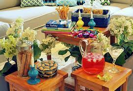 Namun bagaimana jika ukuran ruang keluarga maupun ruang tamu anda sempit? 4 Tips Yang Membuat Meja Ruang Tamu Anda Cantik Ketika Lebaran
