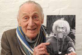Catweazle, der große zauberer and a great selection of related books, art and collectibles available now at. Worzel Gummidge And Catweazle Actor Geoffrey Bayldon Dies Aged 93 London Evening Standard Evening Standard
