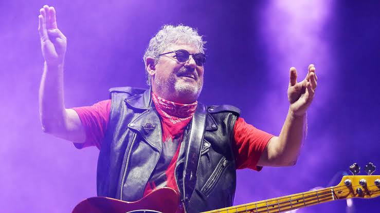 Tim assistido pelo INEM e levado para o hospital após concerto dos Xutos e  Pontapés - Estrelas - TVGUIA