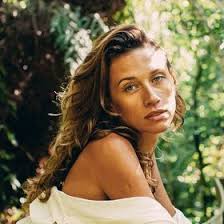 Alyssa Goncalves (alyyssarosa)