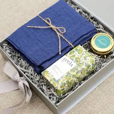 Find housewarming gifts to help welcome friends and family to their new homes. 5 Traditional Housewarming Gifts With A Twist Pumeli