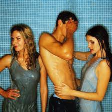 11 Threesome Stories From People Who Regretted Having 3-Way Sex