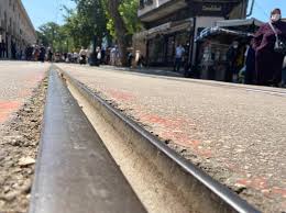 Yapılan açıklamada, taksim meydanı'ndaki tramvay durağına i̇stiklal caddesi'ndeki altyapı yenileme çalışmaları nedeniyle 19 ocak 2017 perşembe gününden itibaren nostaljik tramvay hattı hizmet veremeyecektir. Bursa Daki T3 Hatti Kaldirilmali Mi Haberde Bursa