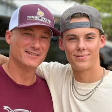 What brand size etc battery's are yall using for a full wet sounds setup (  4 hd rev 12s