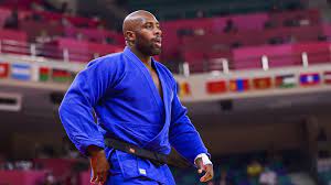 Teddy riner au défilé des médaillés français des jo 2012. Zfzvqsl1xpaknm