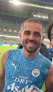 This reminds me of bald David Silva. Scary hours for rivals.