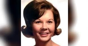 Donna Youmans's Instagram, Twitter & Facebook