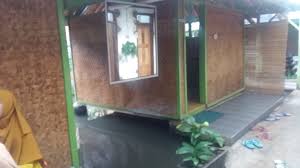 Konon ceritanya, saung ranggon yang terletak di kampung cikedokan, desa cikedokan, kecamatan cikarang barat, kabupaten bekasi ini berdasarkan cerita masyarakat adalah tempat persembunyian pangeran rangga, putra pangeran jayakarta. One Day Trip Tasikmalaya Saung Ranggon