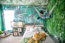 Palm tree decorating jungle cats animals. Revealing The Perfect Jungle Room For My Animal Loving Son