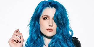 Diamante releases new single “When I'm Not Around” + music video