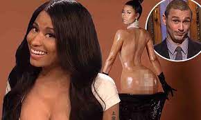 Nicki Minaj steals SNL spotlight from host James Franco | Daily Mail Online