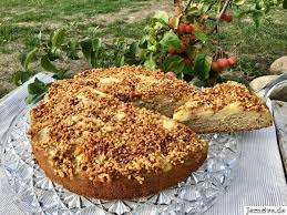 Apfelkuchen Mit Eierlikor Und Haselnussen Aus Meinem Kuchen Und Tortenblog Lebensmittel Essen Apfel Rezepte Apfelkuchen