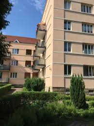 Attraktive eigentumswohnungen für jedes budget! 4 Zimmer Wohnung Zu Vermieten Teplitzer Strasse 93 01219 Dresden Strehlen Mapio Net