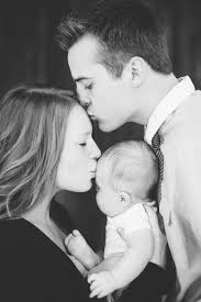 C Est Trop Beau Newborn Family Photos Family Photos With Baby Baby Photoshoot