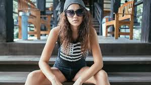 Girls whatsapp dp | profile pictures for girls. Men Reveal The Qualities That Make Girls Cool