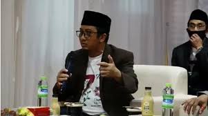 Ustadz tengku zulkarnai yang dikenal sebagai ustad yang kontroversial dikabarkan telah meninggal dunia pada senin 10 mei ustad zulkarnain meninggal dikarenakan terpapar covid 19 atau corona. Ustadz Yusuf Mansur Hakikat Beragama Juga Di Ada Jalan Republika Online