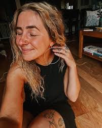 Ashley Lieb's Instagram, Twitter & Facebook