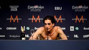 Qui sont les gagnants, les italiens du groupe måneskin ? Eurovision 2021 Damiano David Le Chanteur Italien De Maneskin Est Negatif Au Test De Drogue
