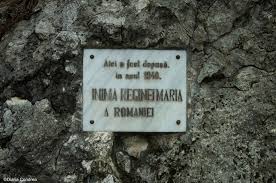 Vara anului 1940 a marcat pentru romania punctul final al unui indelungat proces de deteriorare progresiva a situatiei internationale a tarii. Bran Castle On The Footsteps Of Queen Maria And Princess Ileana