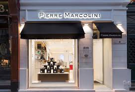 I Like The Black Awnings With White Store Front Boutique Store Front Storefront Design Retail Facade