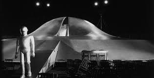 ‎watch trailers, read customer and critic reviews and buy der tag, an dem die erde stillstand directed by robert wise for chf 14.00. Der Tag An Dem Die Erde Stillstand 1951 Filmreporter De