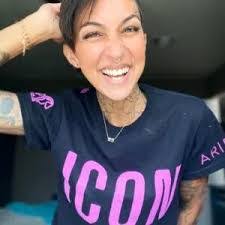 Kara Estes's Instagram, Twitter & Facebook