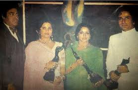 Movies N Memories On Twitter Proud Winners With Their Filmfare Awards For Year 1975 Sanjeev Kumar Best Actor Aandhi Sulakshana Pandit Best Playback Singer Female Sankalp Lakshmi Best Actress Julie Shashi In 1975, she won the tony award for her lead performance in the broadway production of same time, next year, and received a golden globe award and a fourth academy award nomination for her.