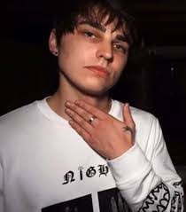 Samuel Colby's Instagram, Twitter & Facebook