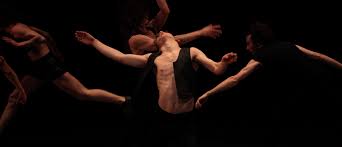 Oliver wood ) était le gardien et le capitaine de l'équipe de quidditch de gryffondor. Le Theatre De Nimes Accueille Tropismes La Nouvelle Choregraphie D Olivier Dubois Le Mouvement