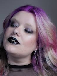 Juno • Make nada básica pra combinar com esse cabelo incrível que a  @sabrayna_ fez 💖✨ Modelo @junovecchi #maquiagem #maquiagemsaopaulo #makesp  #makeup