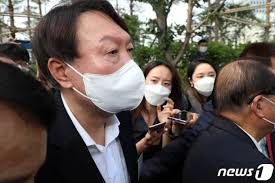 법원행정처에 따르면 설날과 추석 전후 10일 동안 이혼 건수는 하루 평균 577건으로 조사됐다. ìœ¤ë´‰ê¸¸ì˜ íŽ¸ì§€ ê°€ìŠ´ì— í'ˆì—ˆë˜ ìœ¤ì„ì—´ ë¹„ì „ë¶€í„° ë°ížŒë‹¤ ë¨¸ë‹ˆíˆ¬ë°ì´