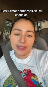 Los 10 Mandamientos en Las Escuelas: Una Controversia