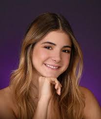 Cara Grooms's Instagram, Twitter & Facebook