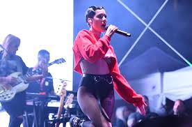 The song, bad boy, mentioned halsey, who had been linked to kelly, 28. Halsey Reacts To Heckler Screaming G Eazy S Name At Pre Super Bowl Concert Billboard Billboard