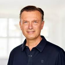 It is indeed a great pleasure and privilege to have become part of Team  Löning. Looking forward to supporting our clients in any way possible.