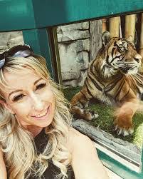 Amber Mcmanus's Instagram, Twitter & Facebook