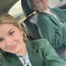 Mel Steele (@melsteeles) • Instagram photos and videos